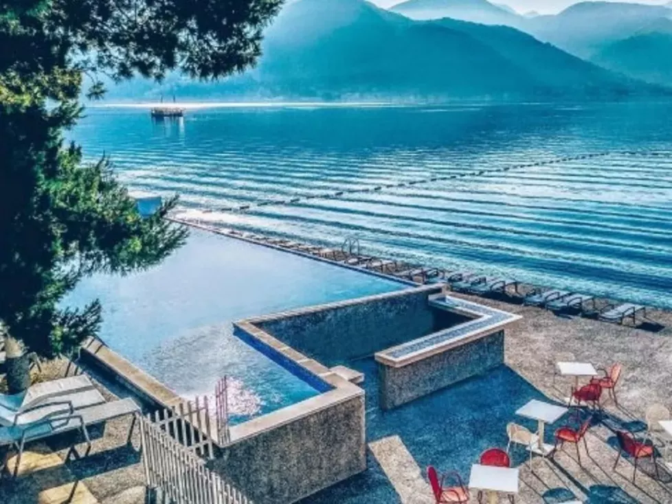 Viešbutis „CARINE HOTEL DELFIN“ (Bijela, Tivatas, Juodkalnija)