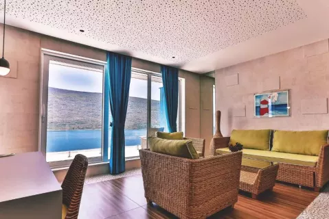 Viešbutis „CARINE HOTEL KUMBOR“ (Kumboras, Tivatas, Juodkalnija)