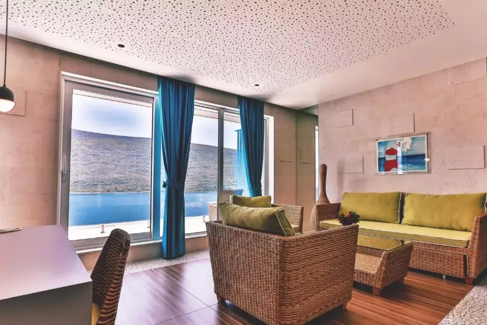 Viešbutis „CARINE HOTEL KUMBOR“ (Kumboras, Tivatas, Juodkalnija)