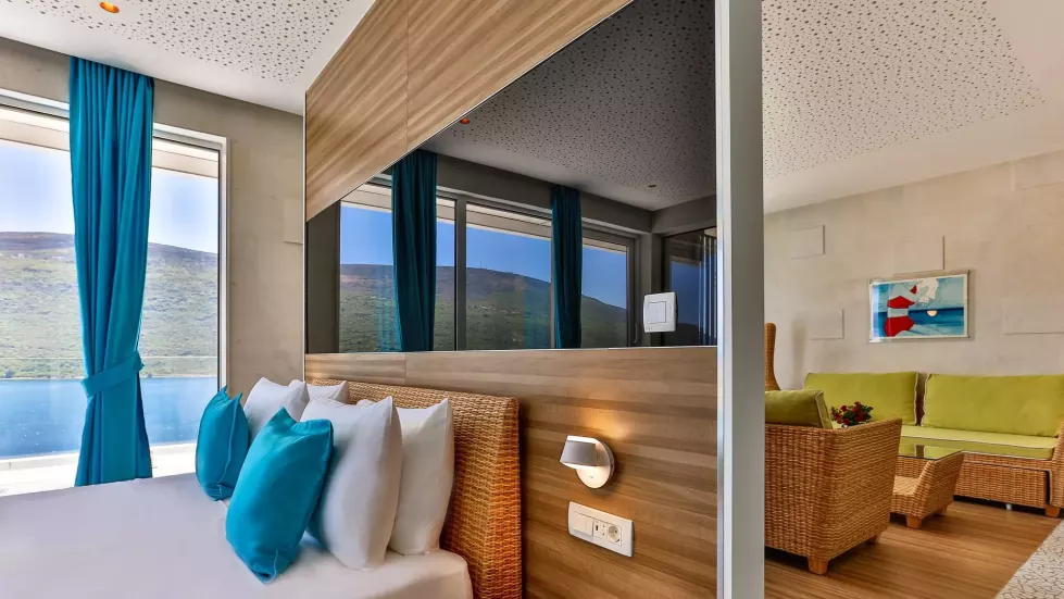 Viešbutis „CARINE HOTEL KUMBOR“ (Kumboras, Tivatas, Juodkalnija)