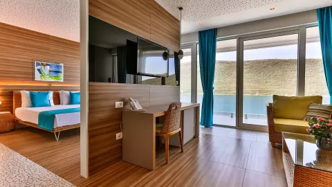 Viešbutis „CARINE HOTEL KUMBOR“ (Kumboras, Tivatas, Juodkalnija)