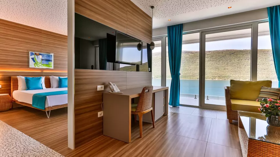 Viešbutis „CARINE HOTEL KUMBOR“ (Kumboras, Tivatas, Juodkalnija)