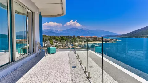 Viešbutis „CARINE HOTEL KUMBOR“ (Kumboras, Tivatas, Juodkalnija)