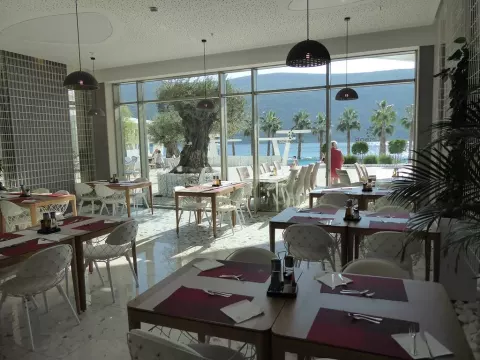 Viešbutis „CARINE HOTEL KUMBOR“ (Kumboras, Tivatas, Juodkalnija)