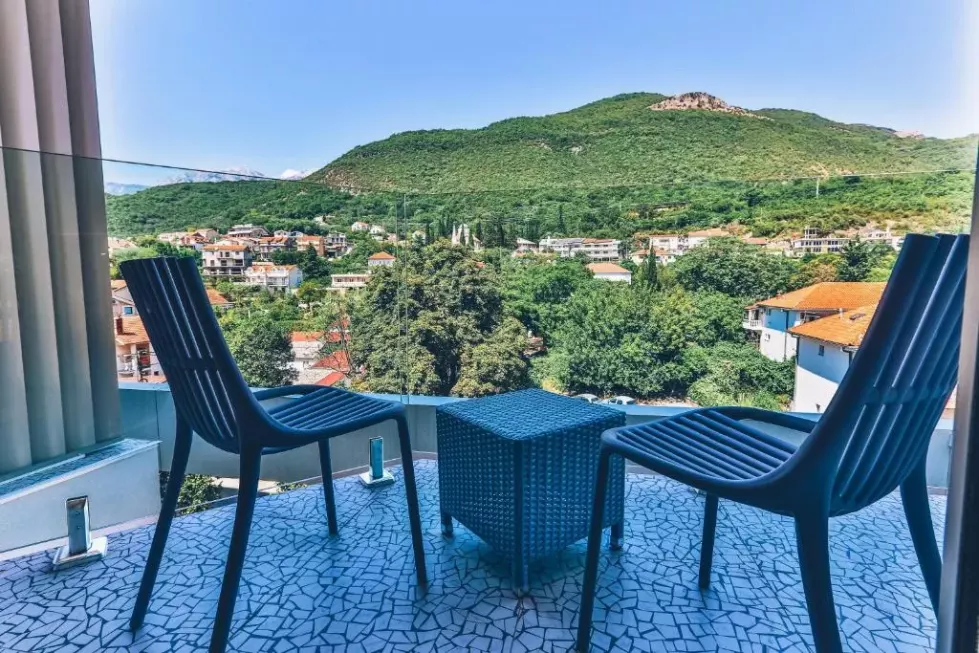Viešbutis „CARINE HOTEL KUMBOR“ (Kumboras, Tivatas, Juodkalnija)