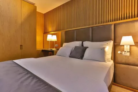 Viešbutis „DVOR KORNIC BY AYCON“ (Budva, Tivatas, Juodkalnija)