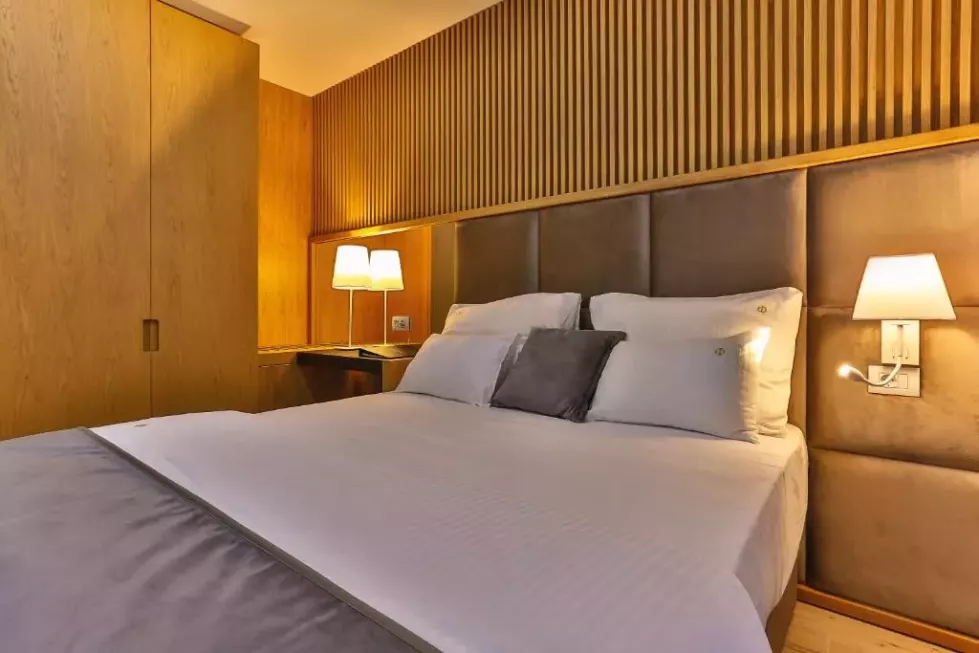 Viešbutis „DVOR KORNIC BY AYCON“ (Budva, Tivatas, Juodkalnija)