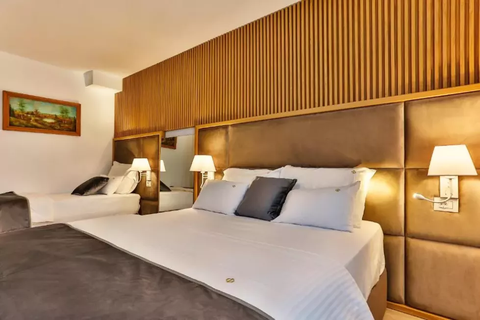 Viešbutis „DVOR KORNIC BY AYCON“ (Budva, Tivatas, Juodkalnija)