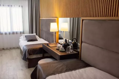 Viešbutis „DVOR KORNIC BY AYCON“ (Budva, Tivatas, Juodkalnija)