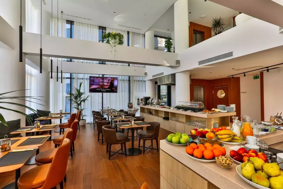 Viešbutis „DVOR KORNIC BY AYCON“ (Budva, Tivatas, Juodkalnija)