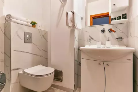 Viešbutis „DVOR KORNIC BY AYCON“ (Budva, Tivatas, Juodkalnija)