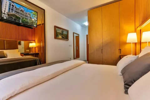 Viešbutis „DVOR KORNIC BY AYCON“ (Budva, Tivatas, Juodkalnija)