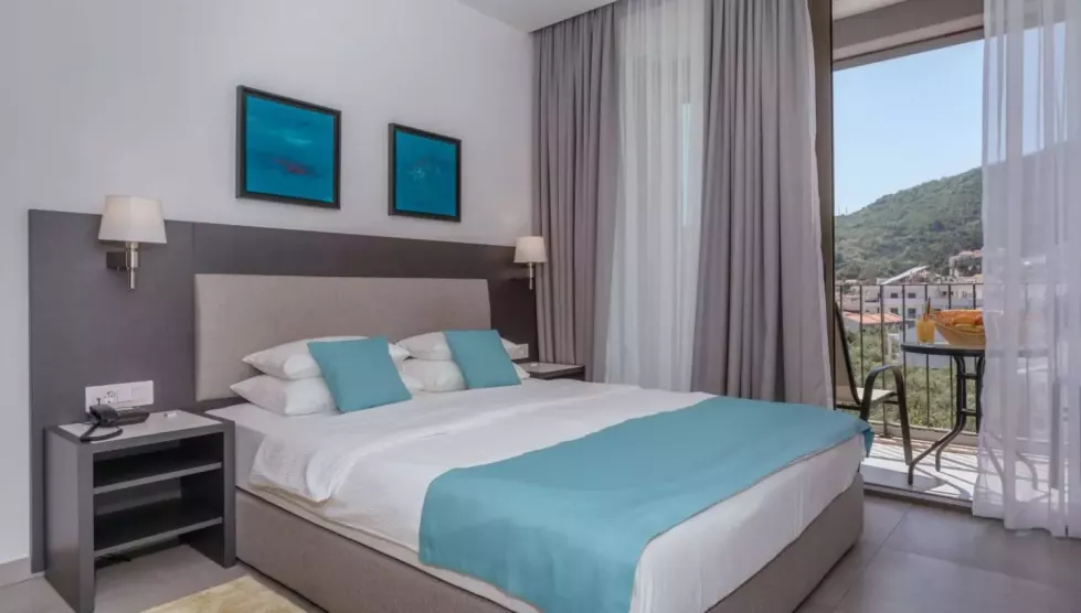 Viešbutis „ELEVEN“ (Petrovacas, Tivatas, Juodkalnija)