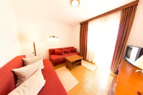 Viešbutis „FINESO“ (Budva, Tivatas, Juodkalnija)