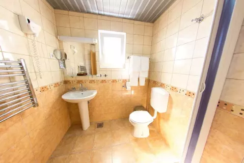 Viešbutis „FINESO“ (Budva, Tivatas, Juodkalnija)