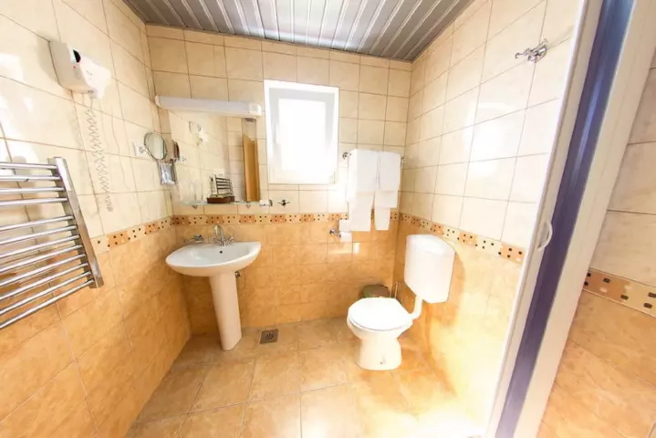 Viešbutis „FINESO“ (Budva, Tivatas, Juodkalnija)