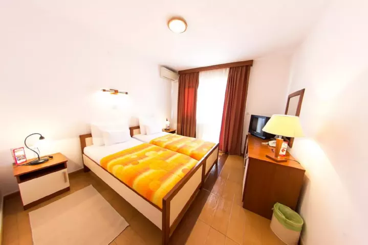 Viešbutis „FINESO“ (Budva, Tivatas, Juodkalnija)