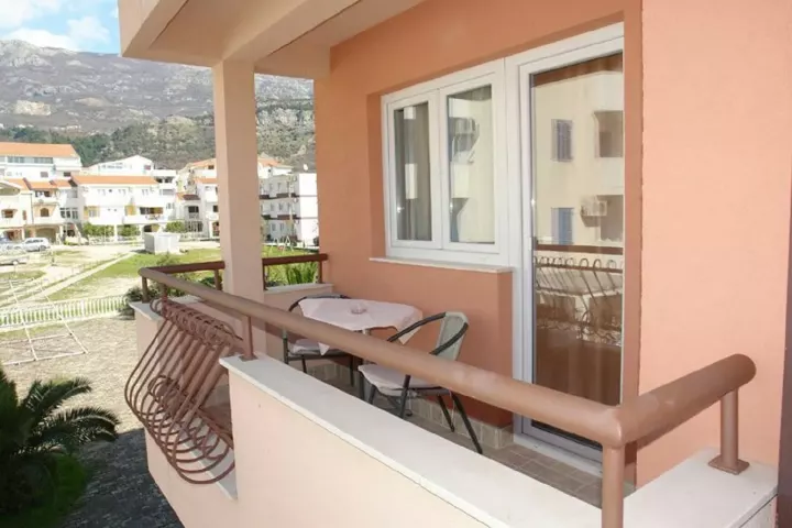 Viešbutis „FINESO“ (Budva, Tivatas, Juodkalnija)