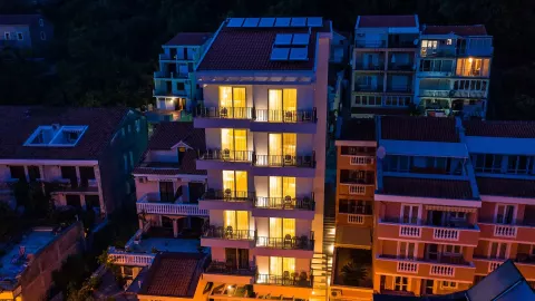 Viešbutis „HOTEL BONO BY AYCON“ (Bečiči, Tivatas, Juodkalnija)