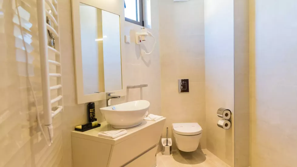 Viešbutis „HOTEL KADMO BY AYCON“ (Budva, Tivatas, Juodkalnija)