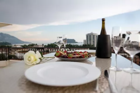 Viešbutis „HOTEL KADMO BY AYCON“ (Budva, Tivatas, Juodkalnija)