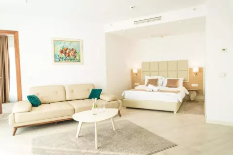 Viešbutis „HOTEL KADMO BY AYCON“ (Budva, Tivatas, Juodkalnija)