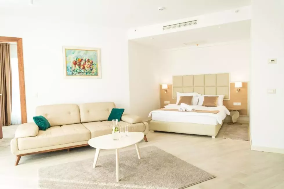 Viešbutis „HOTEL KADMO BY AYCON“ (Budva, Tivatas, Juodkalnija)