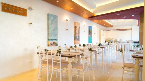 Viešbutis „HOTEL KADMO BY AYCON“ (Budva, Tivatas, Juodkalnija)