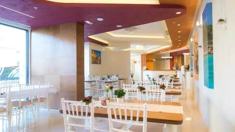 Viešbutis „HOTEL KADMO BY AYCON“ (Budva, Tivatas, Juodkalnija)