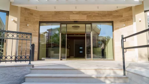 Viešbutis „HOTEL KADMO BY AYCON“ (Budva, Tivatas, Juodkalnija)