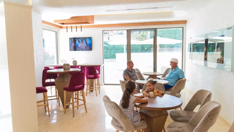 Viešbutis „HOTEL KADMO BY AYCON“ (Budva, Tivatas, Juodkalnija)