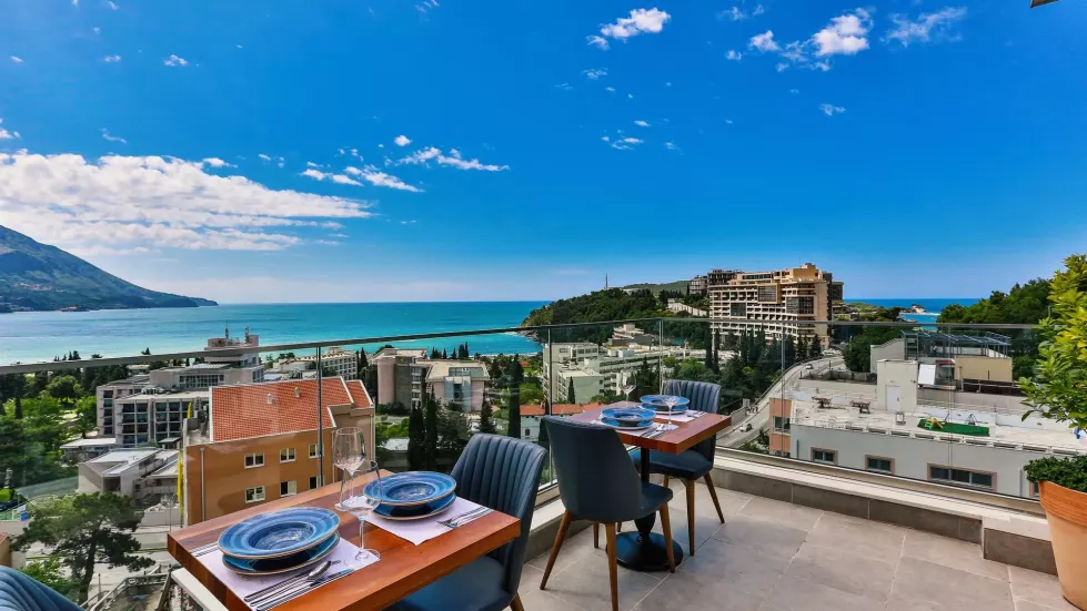 Viešbutis „HOTEL LUSSO MARE BY AYCON“ (Bečiči, Tivatas, Juodkalnija)