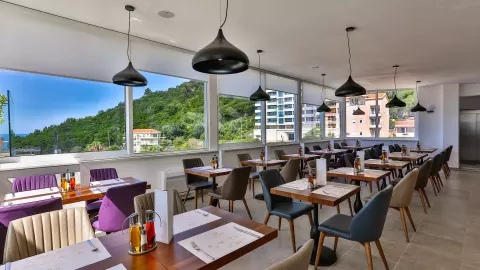 Viešbutis „HOTEL LUSSO MARE BY AYCON“ (Bečiči, Tivatas, Juodkalnija)