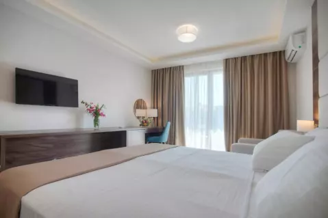 Viešbutis „HOTEL TWELVE BY AYCON“ (Budva, Tivatas, Juodkalnija)