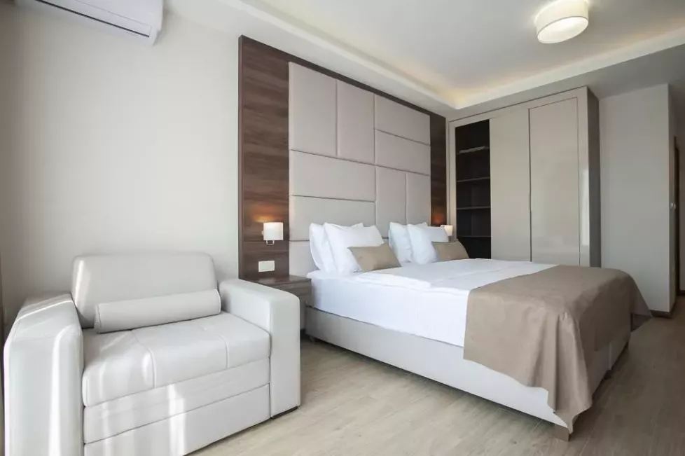 Viešbutis „HOTEL TWELVE BY AYCON“ (Budva, Tivatas, Juodkalnija)