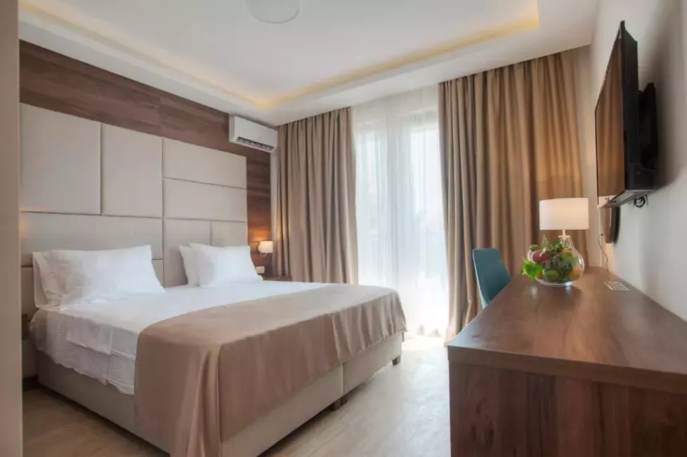 Viešbutis „HOTEL TWELVE BY AYCON“ (Budva, Tivatas, Juodkalnija)