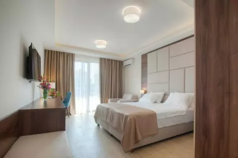 Viešbutis „HOTEL TWELVE BY AYCON“ (Budva, Tivatas, Juodkalnija)