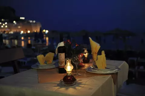 Viešbutis „OBALA“ (Rafailoviči, Tivatas, Juodkalnija)