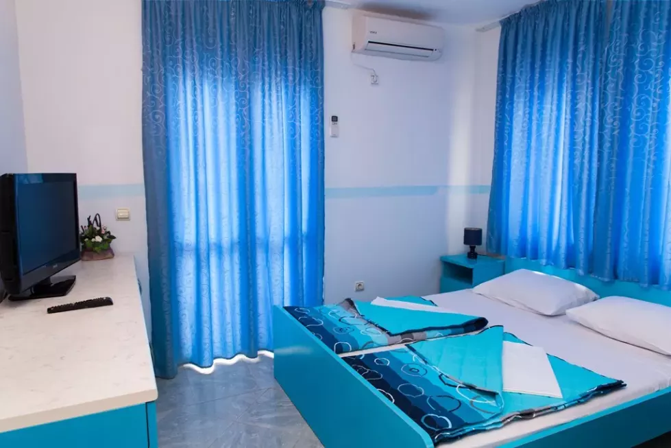 Viešbutis „OBALA“ (Rafailoviči, Tivatas, Juodkalnija)