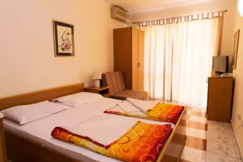 Viešbutis „OBALA“ (Rafailoviči, Tivatas, Juodkalnija)