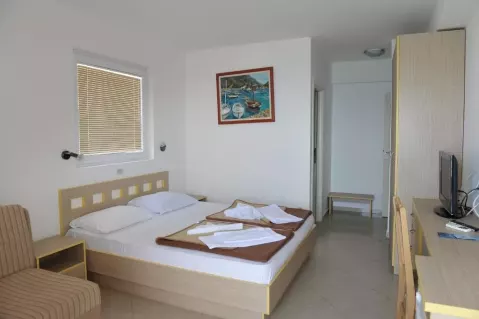 Viešbutis „OBALA“ (Rafailoviči, Tivatas, Juodkalnija)