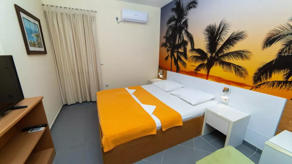 Viešbutis „OBALA“ (Rafailoviči, Tivatas, Juodkalnija)