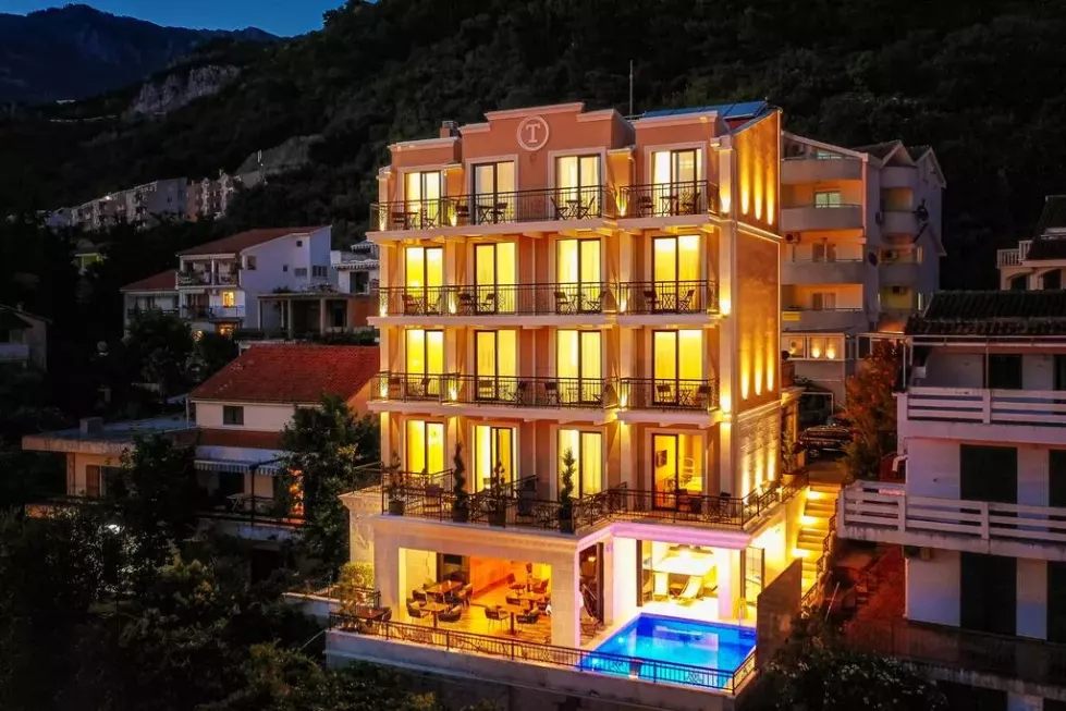 Viešbutis „TATE BY AYCON“ (Budva, Tivatas, Juodkalnija)