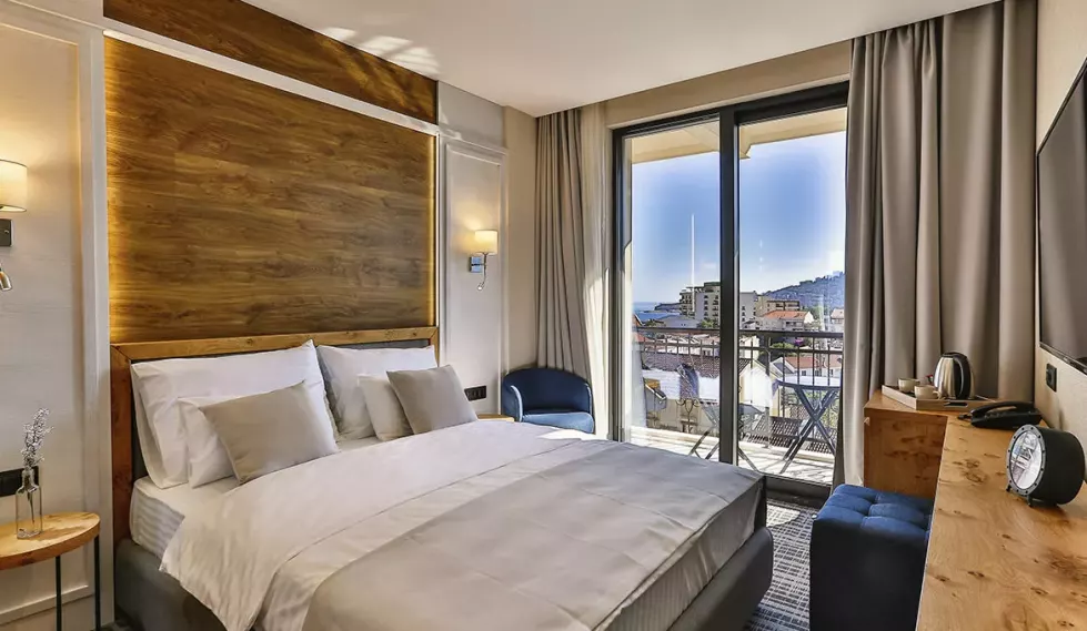 Viešbutis „TATE BY AYCON“ (Budva, Tivatas, Juodkalnija)