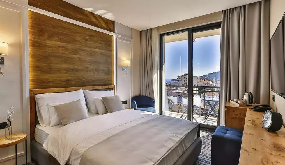 Viešbutis „TATE BY AYCON“ (Budva, Tivatas, Juodkalnija)