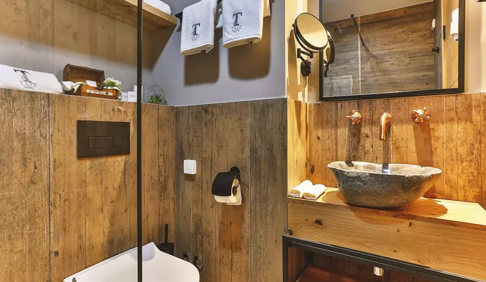 Viešbutis „TATE BY AYCON“ (Budva, Tivatas, Juodkalnija)