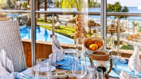 Viešbutis „BLUE SEA BEACH AFFILIATED BY MELIA“ (Stalida, Kreta, Graikija)