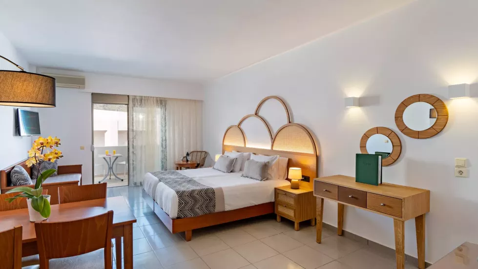 Viešbutis „DELFINA BOUTIQUE“ (Georgioupolis, Kreta, Graikija)