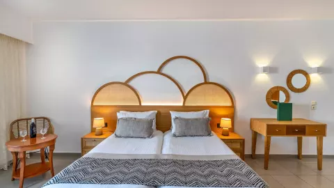Viešbutis „DELFINA BOUTIQUE“ (Georgioupolis, Kreta, Graikija)