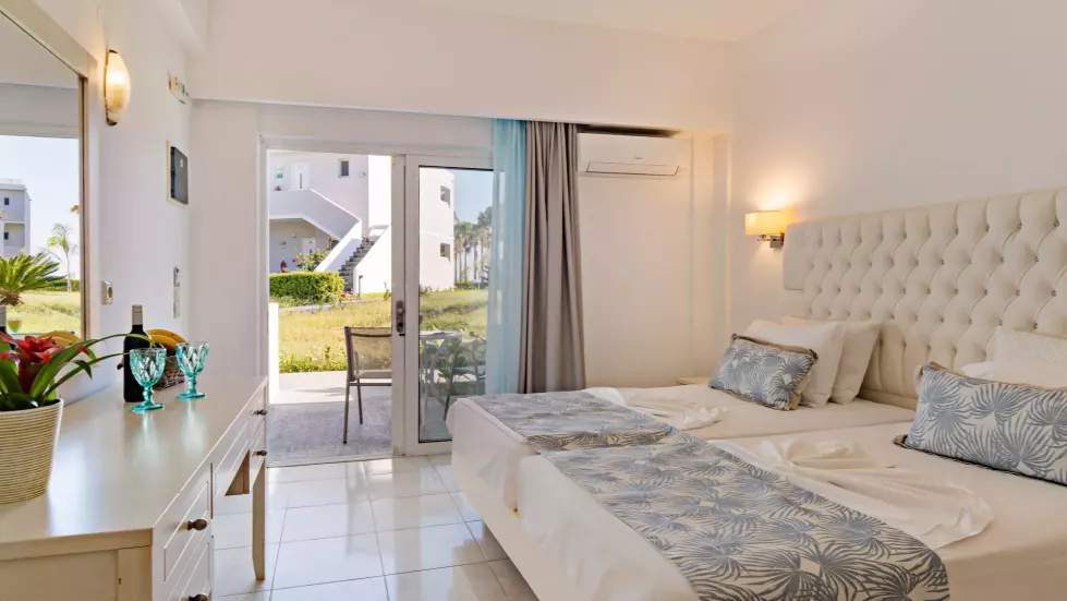 Viešbutis „DELFINA TROPIC BEACH“ (Georgioupolis, Kreta, Graikija)